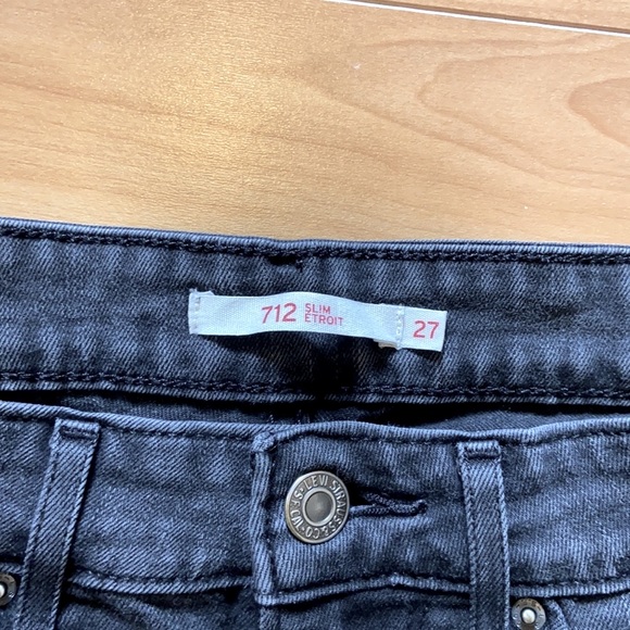 Levi’s 712 Slim/straight leg - Picture 5 of 5